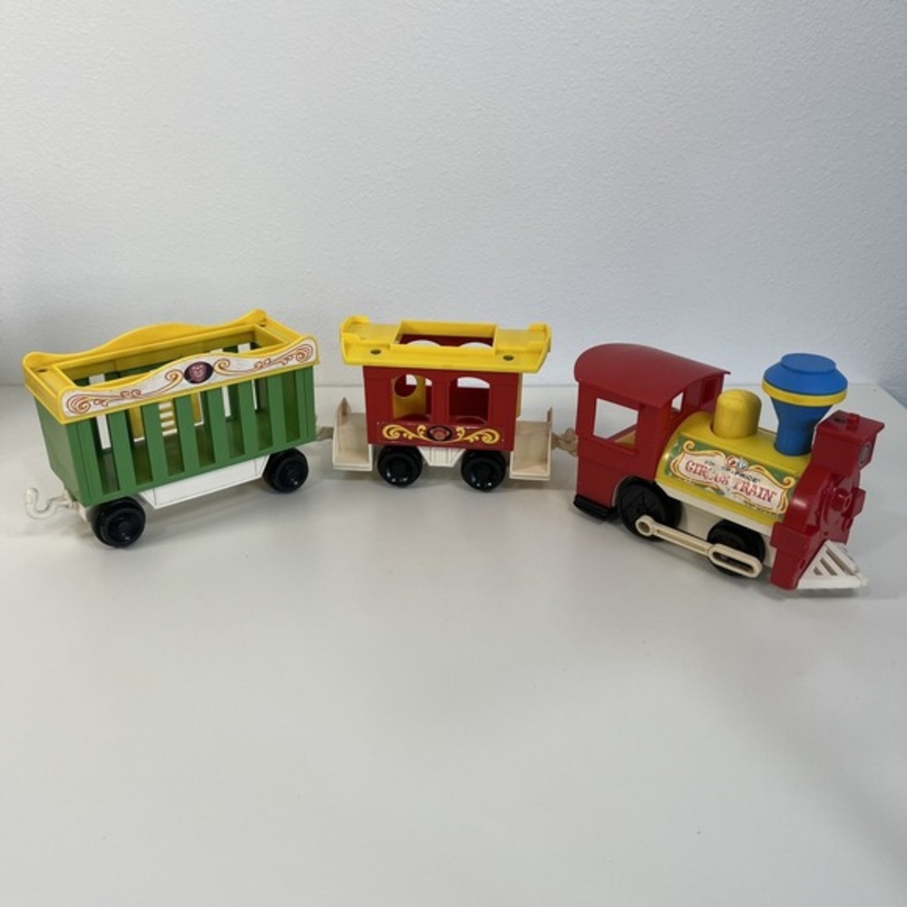Fisher Price Family Circus Train #991 Vintage 1973 Comes with 3 Cars‎ Train Set